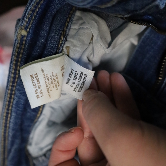 Distressed boyfriend jeans - Picture 7 of 7